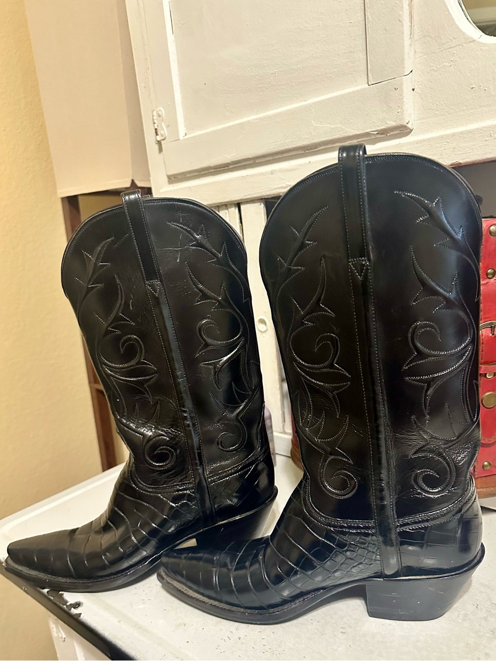 Lucchese Custom Gator Belly - Picture 11 of 16